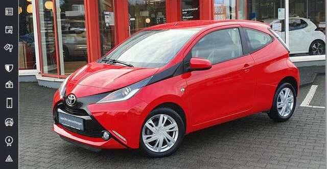 Toyota Aygo X x-play touch